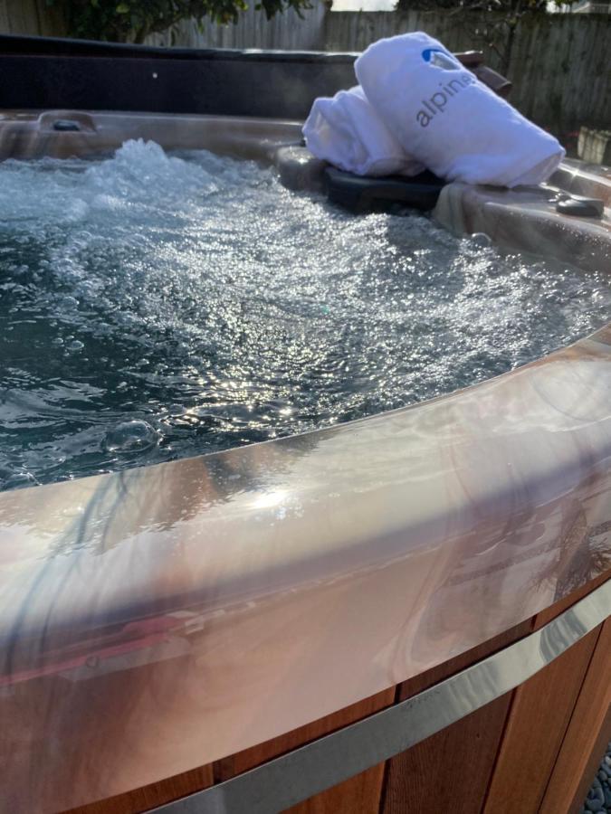 The Great Escape, Luxury Waterfront, Hottub Villa Уитианга Екстериор снимка